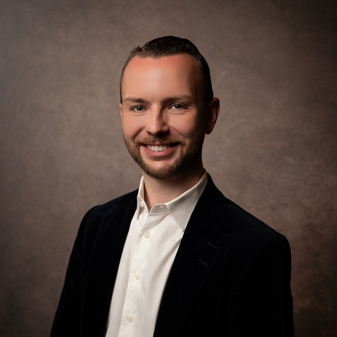 Headshot of Ryan Woloshen